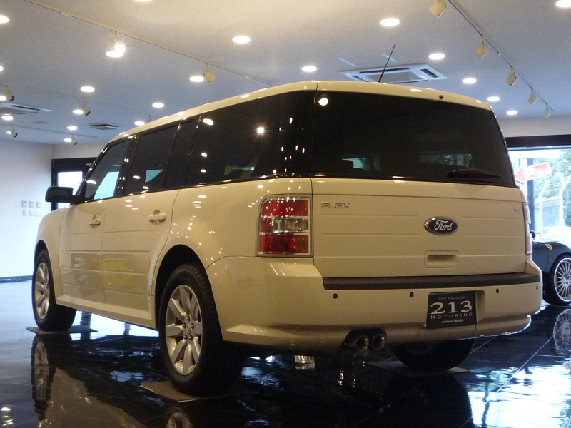 フォード フレックス SE 3.5L 2009年モデル 新車 | CALWING キャルウイング