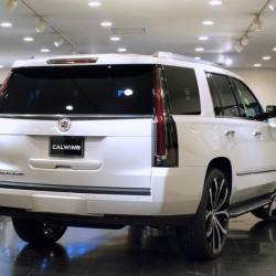 キャデラックエスカレードローダウン エスカレード ローダウン 守口市 オートスピリット｜グーネット