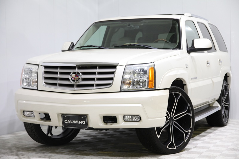 キャデラック エスカレード ディーラー車 フロント大型モニター