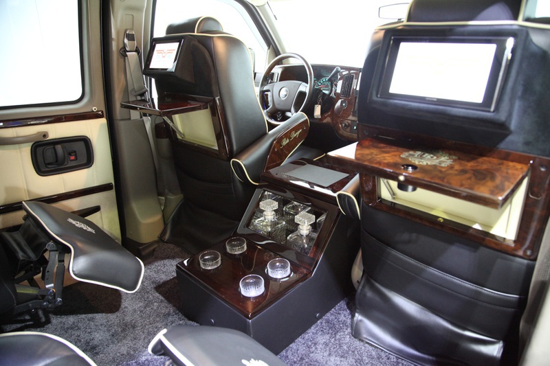 11y Gmc Savana Ritzdesign リッツデザインリムジン Awd No 5158 Calwing キャルウイング