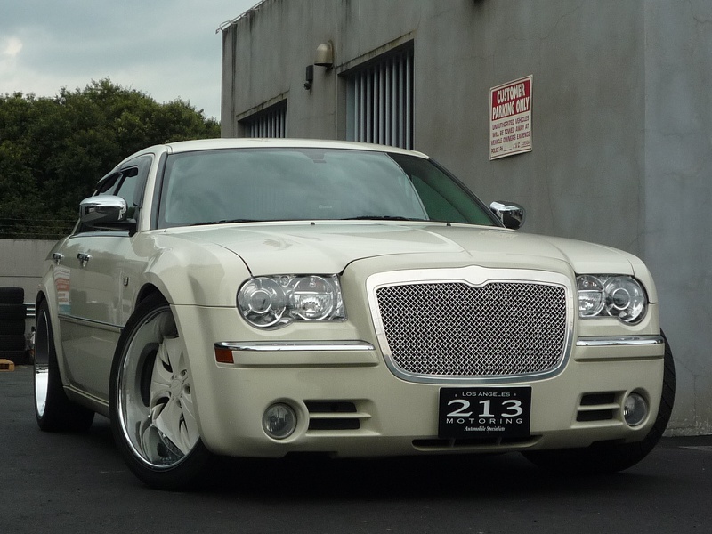 クライスラー 300C 5.7 HEMI DUB22インチ | 輸入車専門店・アメ車