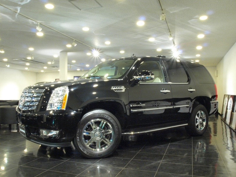 キャデラック エスカレード 2009モデル AWD 6.2L ブラックレイヴン
