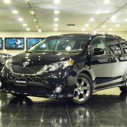 TOYOTA シエナ SE キャルウイング特注アルカンターラコンビ