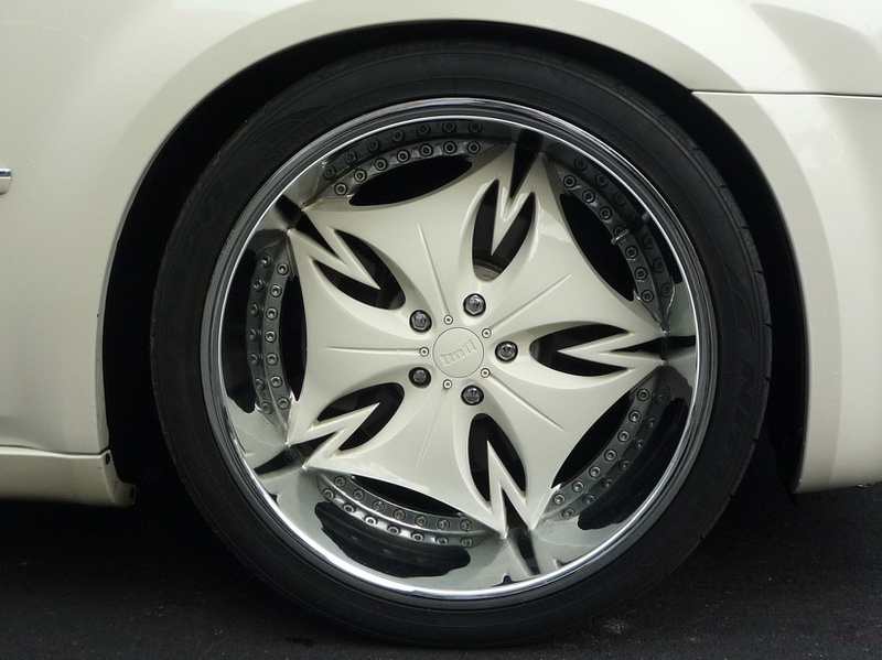 2UPJ-21589043]クライスラー300C W LE57Tホイール1本③225/60R18