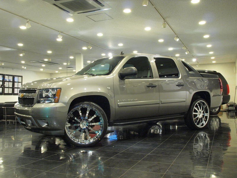 シボレーアバランチ LEXANI CS2 26インチAW カスタム | 輸入車