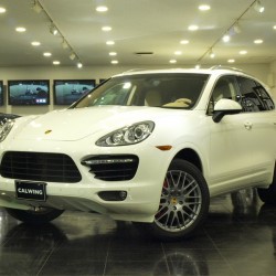 ポルシェ カイエン ターボ AWD プレミアムPKG マッチペイント カスタム