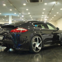 ポルシェ パナメーラターボ MANSORY マンソリー ワイドボディ カスタム