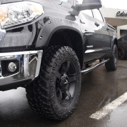 トヨタ タンドラ KMC FABTECH カスタム