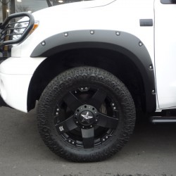 TOYOTA タンドラ KMC ロックスター カスタム