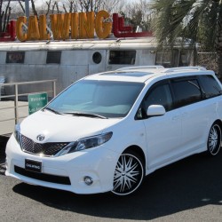 USトヨタ シエナ USホイール カスタム
