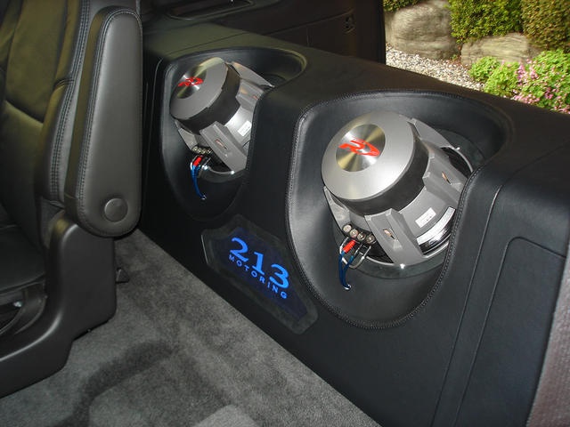 エスカレードオーディオカスタム完成間近 Calwing キャルウイング