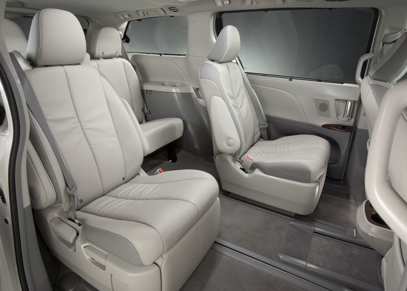 新車カタログ 新型シエナ 15年モデル を更新致しました Calwing キャルウイング