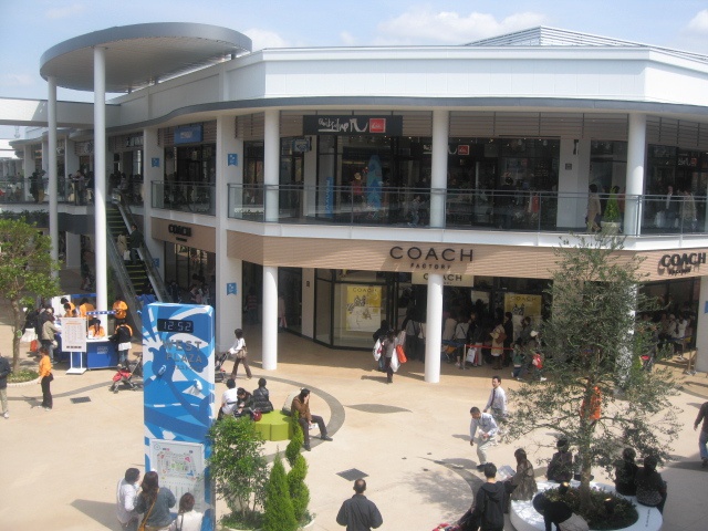 明日の休日は天気も良いとの事 入間アウトレットパーク コストコ入間倉庫店 へ行かれる方 キャルウイング前を通ります 是非お立ち寄りください Calwing キャルウイング