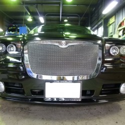 2005年 300C SRT8 プロジェクターヘッドライト交換&HID取付け 修理