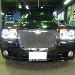 2005年 300C SRT8 プロジェクターヘッドライト交換&HID取付け 修理