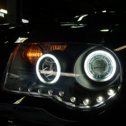 2005年 300C SRT8 プロジェクターヘッドライト交換&HID取付け 修理