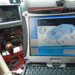 2007年 並行 レクサス LS460 タイヤプレッシャーセンサー取り付け