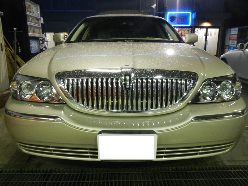 2010年 リンカーン タウンカー カスタム | CALWING キャルウイング