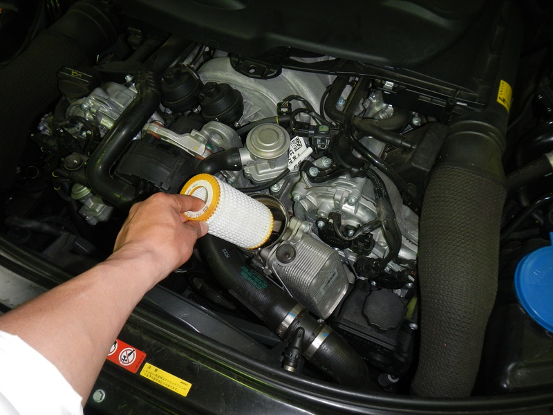 メルセデス・ベンツ S500 エンジンオイル交換 簡易日常点検