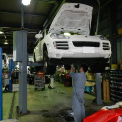 欧州車も大歓迎! 2010y ポルシェ カイエン 法定12ヶ月点検