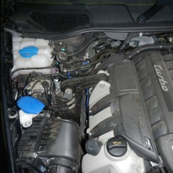 2011y ポルシェ カイエンターボ 冷却水リザーバータンク交換