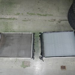 2006y 300C 5.7L HEMI ラジエーター交換作業