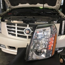 キャデラック エスカレード ヘッドライト改善!! | 輸入車専門店・アメ