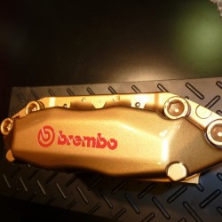 ブレーキ廻りのカスタム例です。