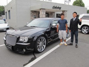 埼玉県川越市にお住まいのS様に クライスラー 300Cをご納車させて頂きました。
