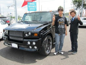 千葉県千葉市にお住まいのS様に ハマー H2 新車並行 フルカスタム をご納車させて頂きました。