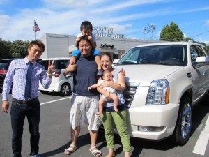 神奈川県伊勢原市のY様に 新車 キャデラック エスカレード  プラチナム をご納車させて頂きました。