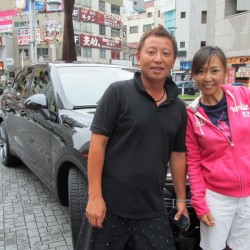東京都港区のK社長に新車 ポルシェ カイエンをご納車させて頂きました。