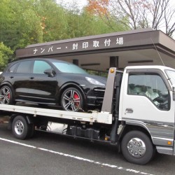 福岡県直方市のK様に 新車 2013y ポルシェ カイエン GTS をご納車させて頂きました。