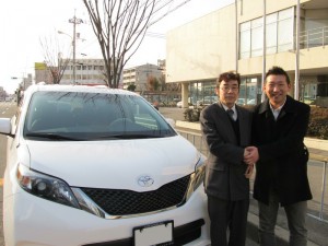 京都府京田辺市のS様に 新車 USトヨタ シエナSE をご納車させて頂きました。