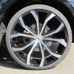 埼玉県所沢市のM社長にGL550 AMGワイドバージョンをご納車させて頂きました。