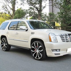 東京都江東区のM様に キャデラック エスカレードをご納車させて頂きました。