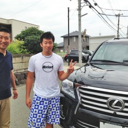 和歌山県の競輪選手、稲毛健太選手に 新車 USレクサス LX570 をご納車させて頂きました。