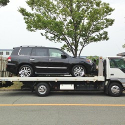 和歌山県の競輪選手、稲毛健太選手に 新車 USレクサス LX570 をご納車させて頂きました。