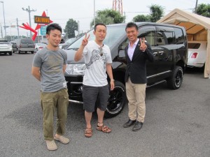千葉県松戸市のU様に三菱 デリカ カスタム をご納車させて頂きました。