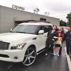 これで3台目のご納車となりました! 埼玉県川口市のI社長に インフィニティ QX56 をご納車させていただきました。