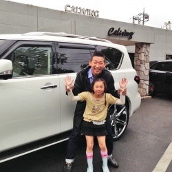 これで3台目のご納車となりました! 埼玉県川口市のI社長に インフィニティ QX56 をご納車させていただきました。