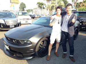 地元所沢のプロスポーツトレーナー 神谷卓宏様に フォード マスタング GTプレミアム マットブラックフルラッピングをご納車させていただきました。