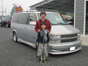 埼玉県狭山市のW様に シボレー アストロ LS XENONフルエアロをご納車させて頂きました。