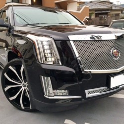 長崎県のH社長に 新車 2015y キャデラック エスカレード ESV をご納車させていただきました。