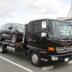 大阪府のA社長に ポルシェ カイエン をご納車させて頂きました。