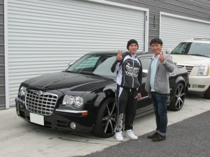 埼玉県のT様に クライスラー 300C をご納車させて頂きました。