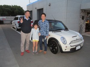 東京都のW社長に MINIコンバーチブル サイドウォーク をご納車させていただきました。