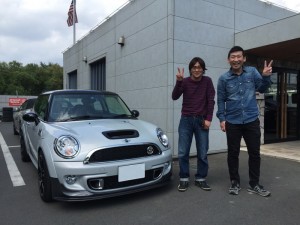 栃木県のO様からMINI COOPER-Sのカスタムのご用命をいただき、ご納車させていただきました。