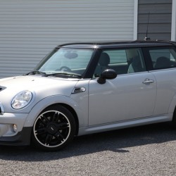 栃木県のO様からMINI COOPER-Sのカスタムのご用命をいただき、ご納車させていただきました。