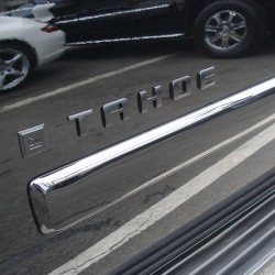I様の新車シボレー タホ LT3 をフルブラックにてカスタムし、ご納車させて頂きました。